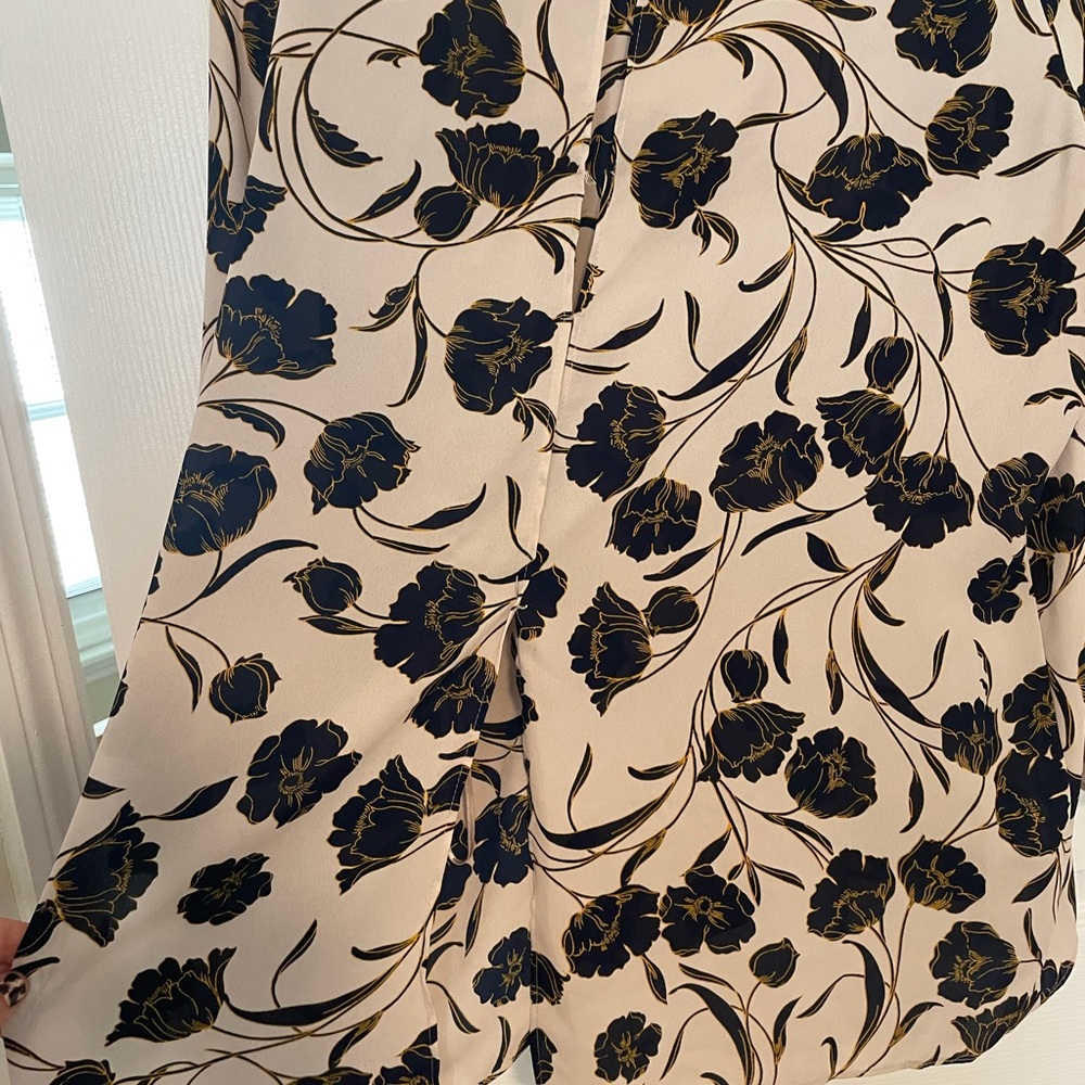 LC floral flowy sleeve blouse - Picture 5 of 5